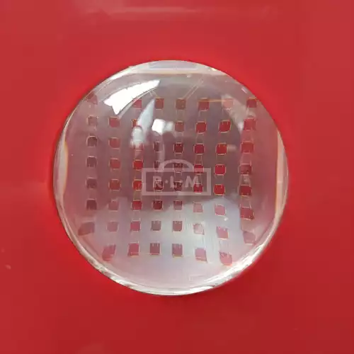 Red light therapy device with 610 nm, 630 nm, 660 nm, 680 nm wavelenghts: Orange-Red, Red, Deep Red, Far Red